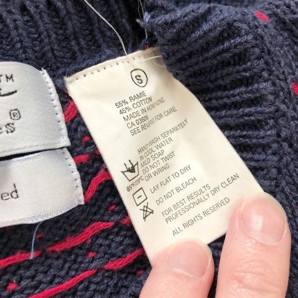 Adorable Vintage Crochet Hand Knit Embroidered Apple Heart Fair Isle Sweater - S - Picture 7 of 10